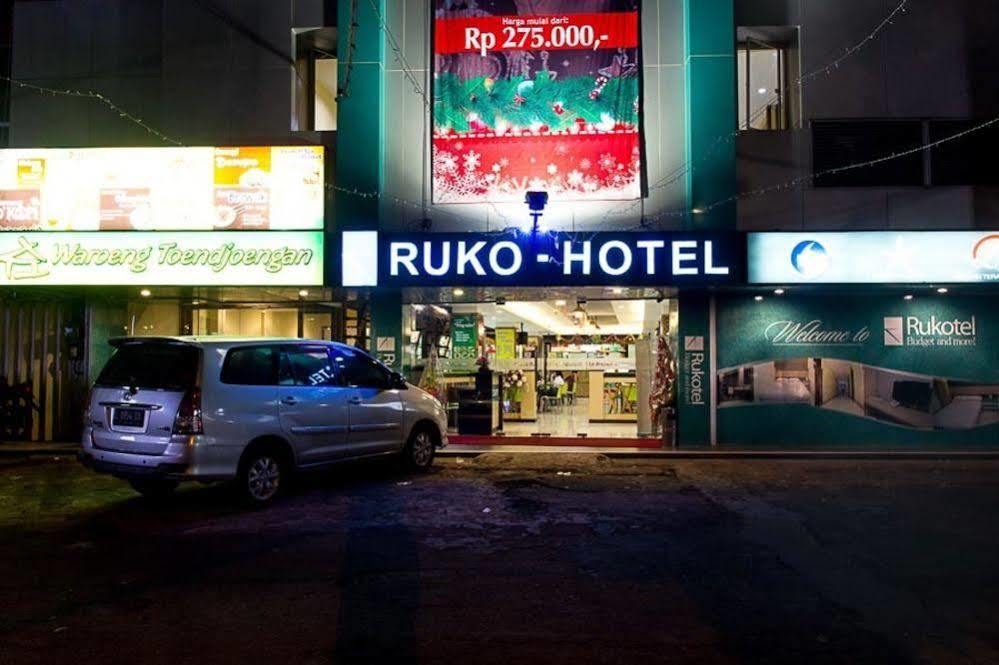 Oyo 277 Rukotel Near Rsu Adi Husada Undaan Kota Surabaya Exterior foto